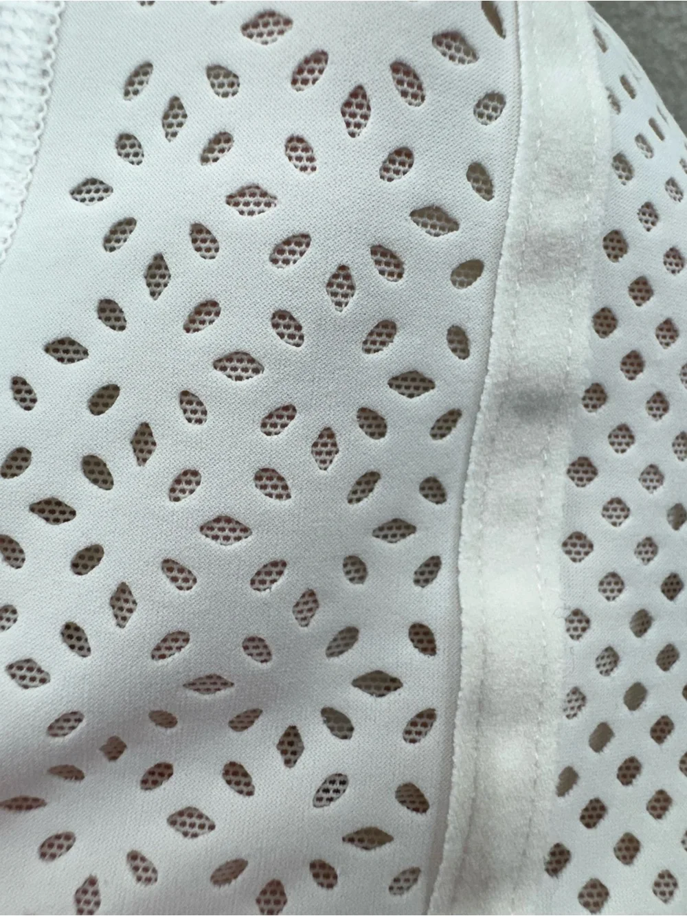 Lululemon Women’s 10 Laser Cut Capri White Rare